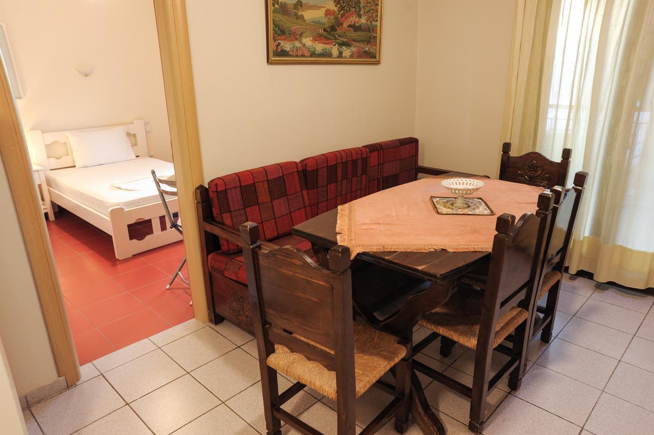 Spyrou Studios & Apartments Platanidia Luaran gambar